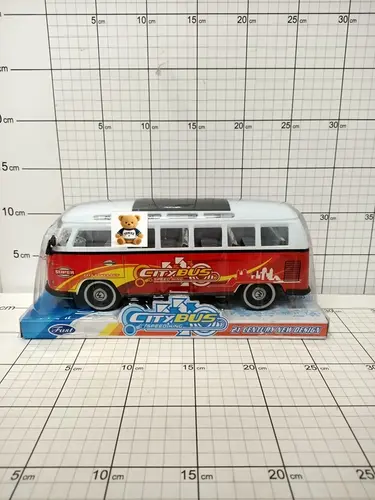 AUTOBUS Z NAPĘDEM 5900949459950