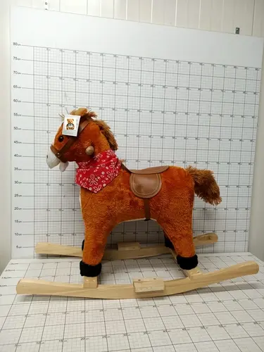 KOŃ NA BIEGUNACH RUCHOMY OGON I PYSK,   ŚPIEWAJĄCY 5907773973591