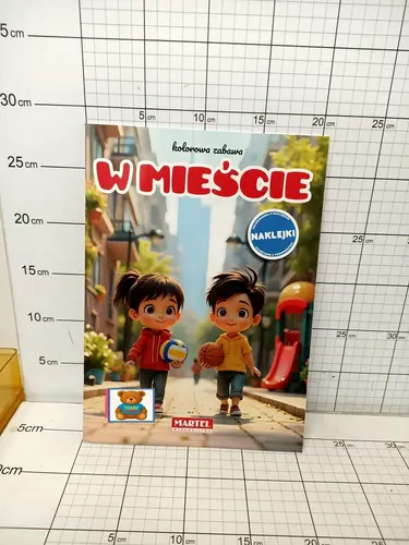 MART.KOLOROWANKA KOLOROWA ZABAWA        W MIEŚCIE Z NAKLEJKAMI PKWIU49030000    9788367900799