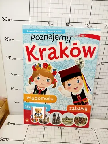 POZNAJEMY KRAKÓW 9788382075502