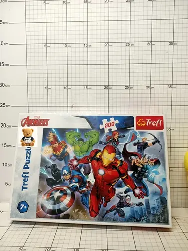 PUZZLE 200 WALECZNI AVENGERSI TREFL     KK5900511132601
