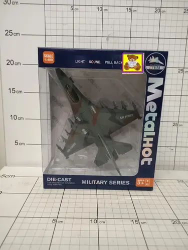 SAMOLOT WOJSKOWY W PUDEŁKU              6900313593715