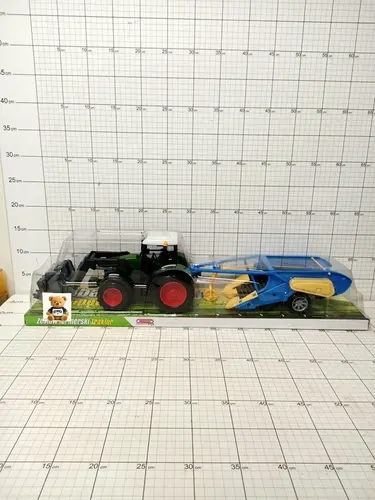 TRAKTOR Z MASZYNĄ ROLNICZĄ 5900949491813