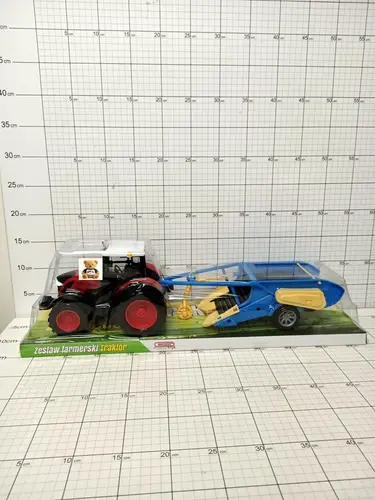 TRAKTOR Z MASZYNĄ ROLNICZĄ              5900949491851