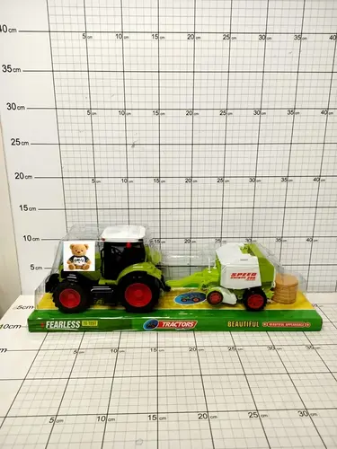 TRAKTOR Z MASZYNĄ ROLNICZĄ              5903940010489