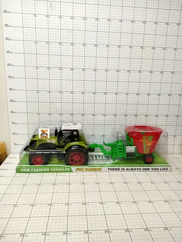 TRAKTOR Z MASZYNĄ ROLNICZĄ 5903940017891