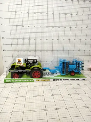 TRAKTOR Z MASZYNĄ ROLNICZĄ 5903940017914