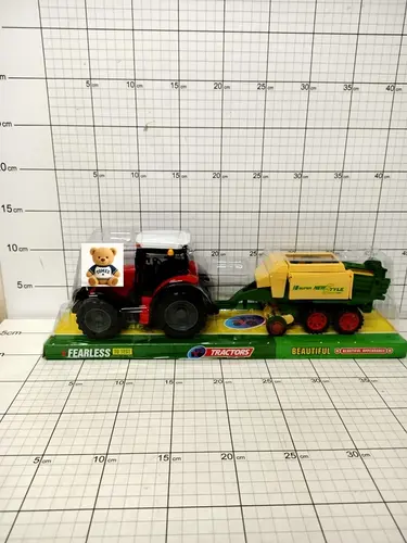 TRAKTOR Z MASZYNĄ ROLNICZĄ 5907187900862