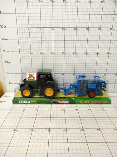 TRAKTOR Z MASZYNĄ ROLNICZĄ 5907187900916
