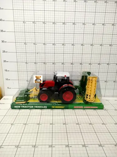 TRAKTOR Z MASZYNĄ ROLNICZĄ 5907187906130